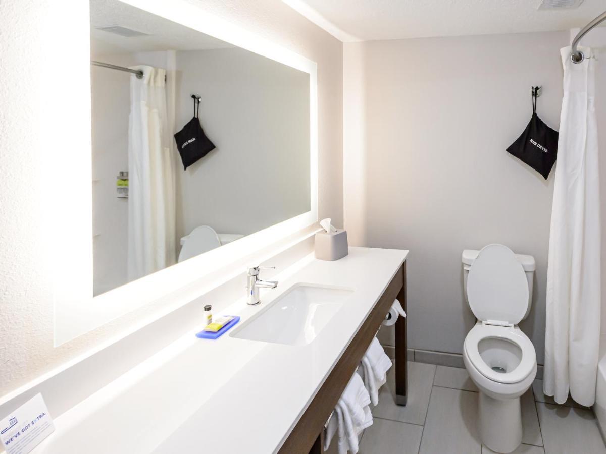 Holiday Inn Express Hillsborough-Durham Area By Ihg Eksteriør billede