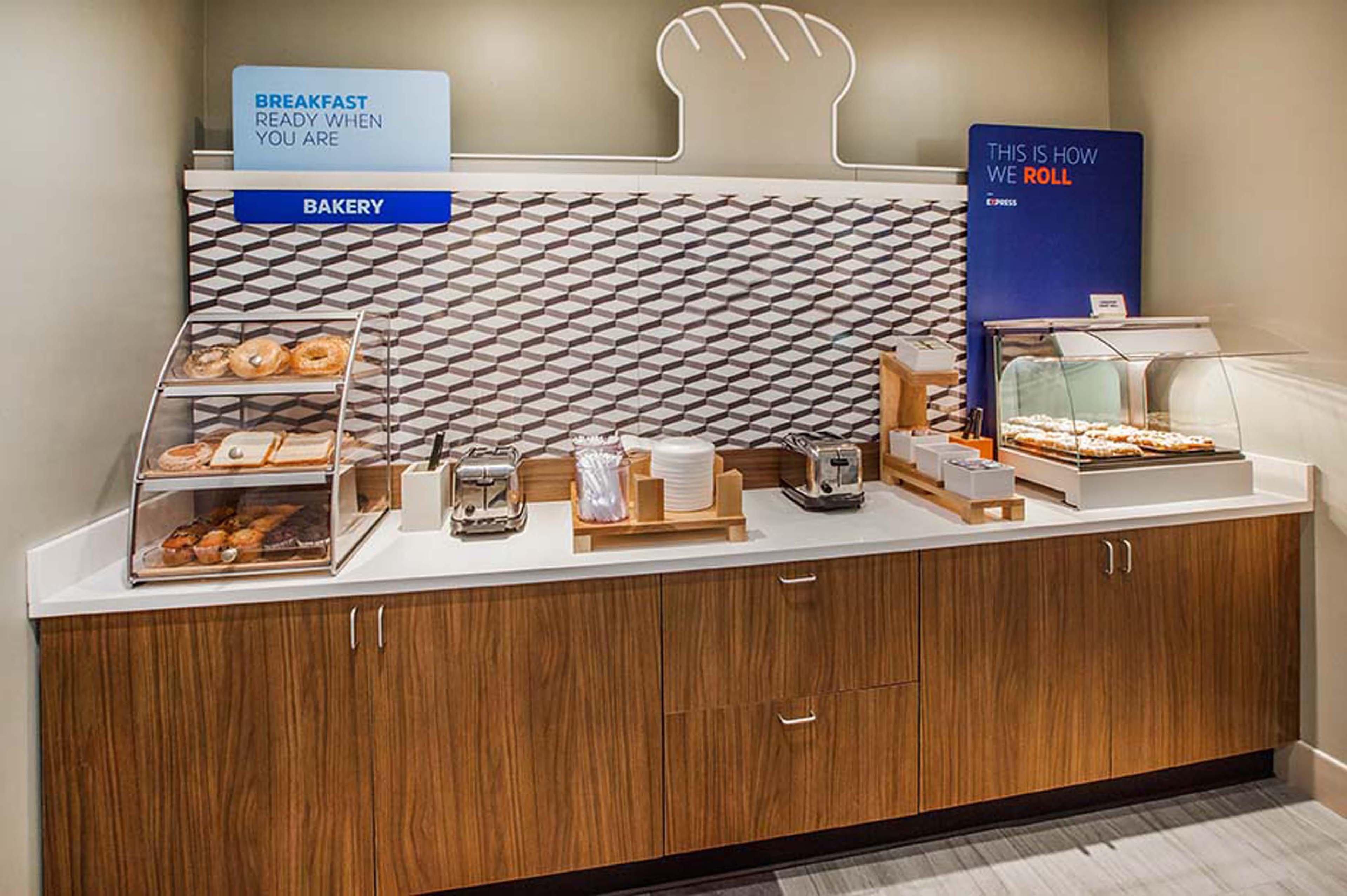 Holiday Inn Express Hillsborough-Durham Area By Ihg Eksteriør billede