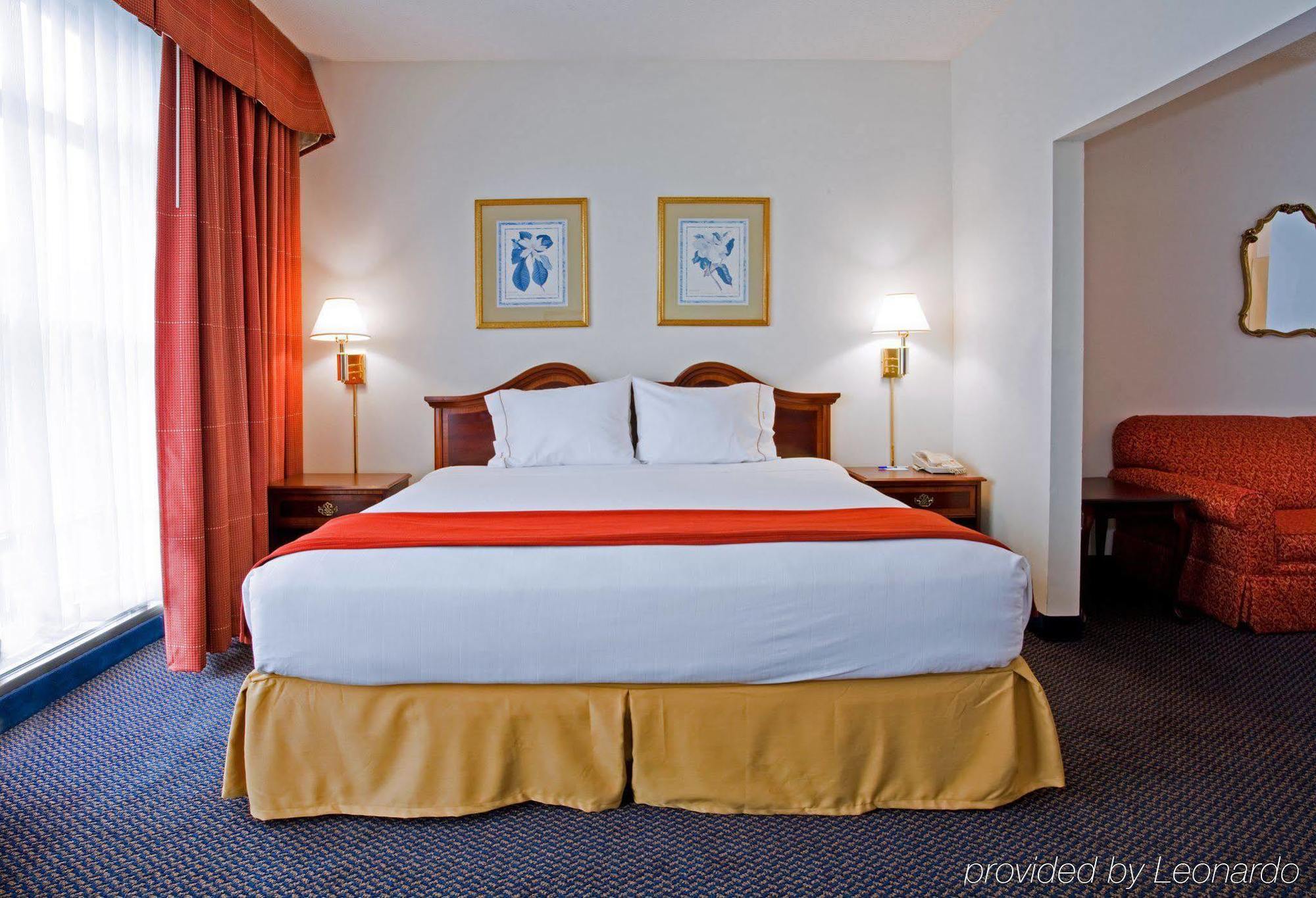 Holiday Inn Express Hillsborough-Durham Area By Ihg Værelse billede
