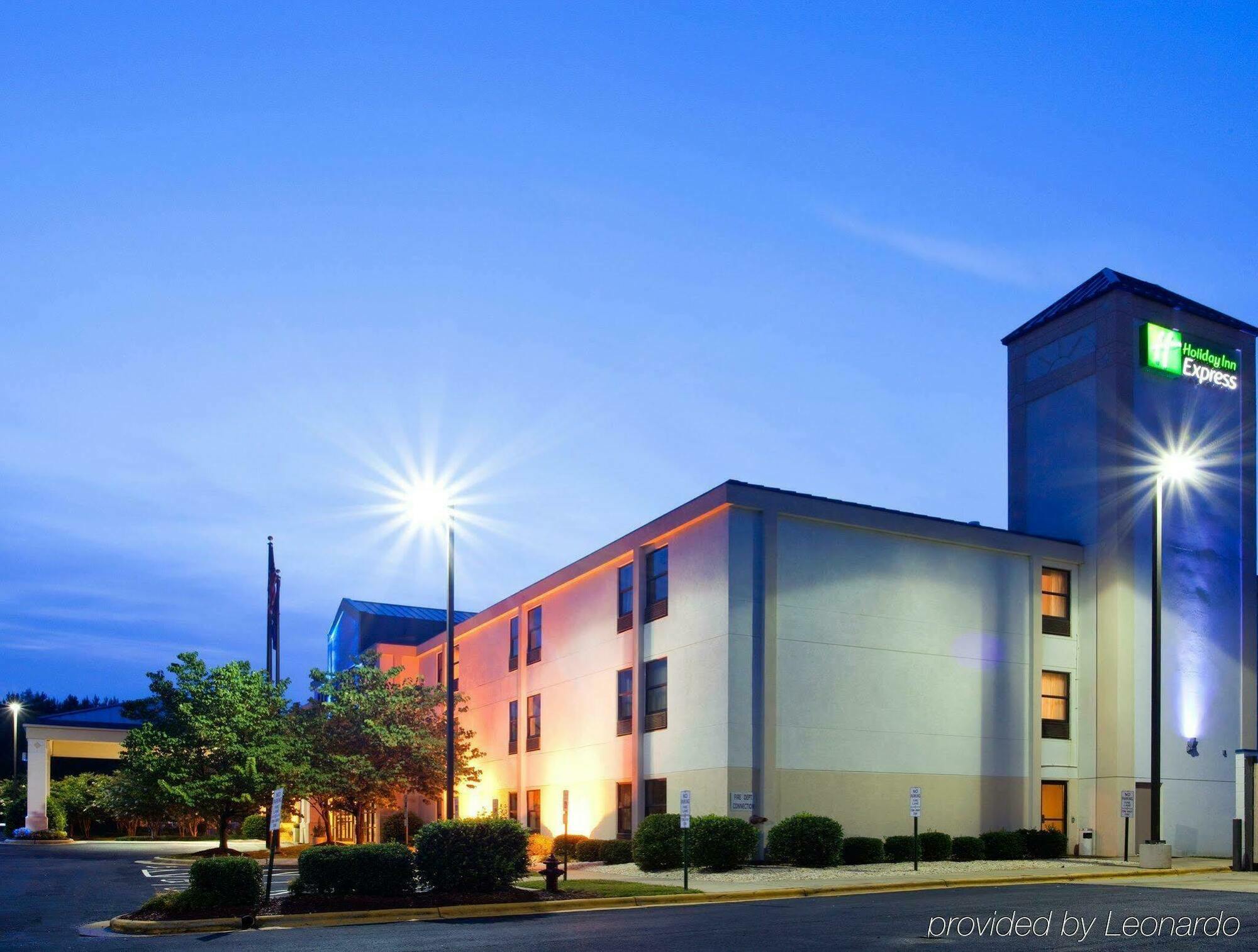 Holiday Inn Express Hillsborough-Durham Area By Ihg Eksteriør billede