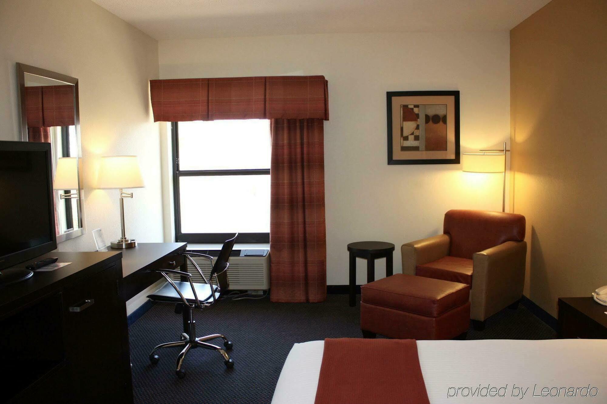 Holiday Inn Express Hillsborough-Durham Area By Ihg Eksteriør billede